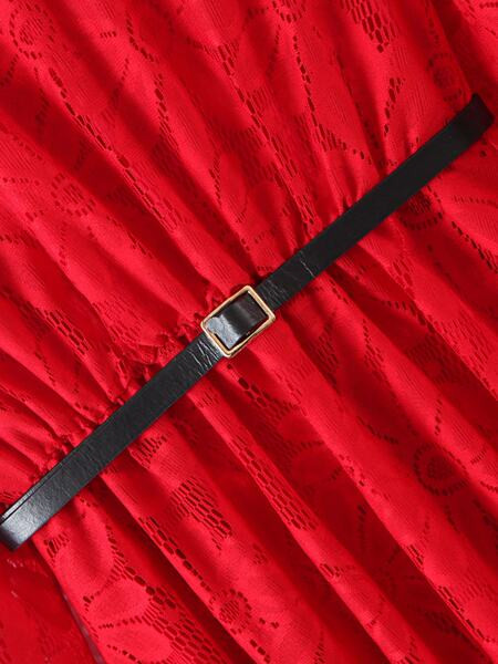 Stiilne naiste lõikega kleit vööga