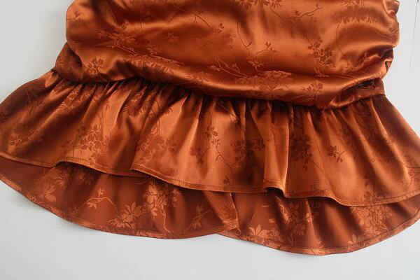 Pruuni värvi naiste kleit