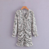 Kogutud naiste kleit loomade trükiga