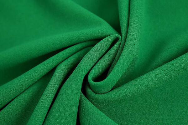 Moodne kõrge vöökohaga liibuv naiste seelikumudel