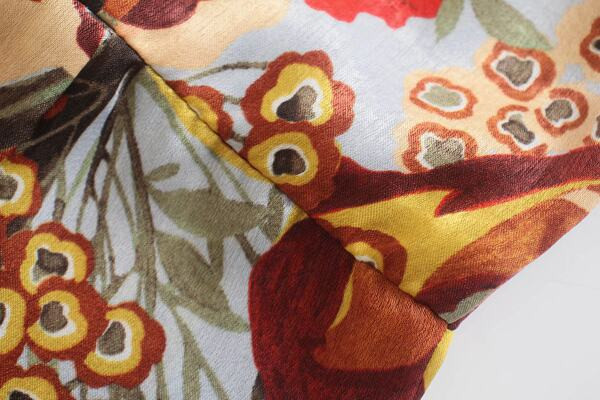 Värviline naiste pikk nööpidega kleit