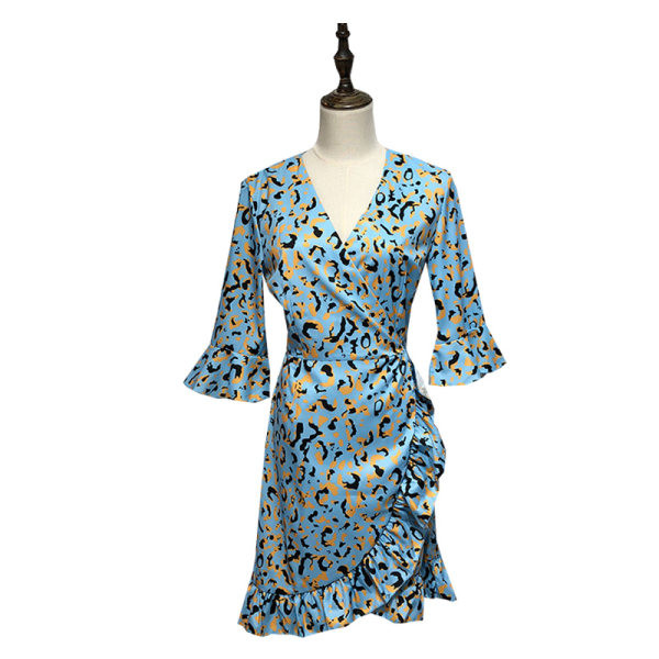 Stiilne naiste lühike kleit loomamustri ja spitsikaelusega