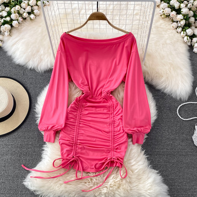 Kolmes värvitoonis paatkaelusega moodne naiste kleit