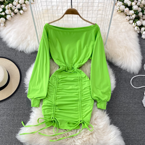 Kolmes värvitoonis paatkaelusega moodne naiste kleit