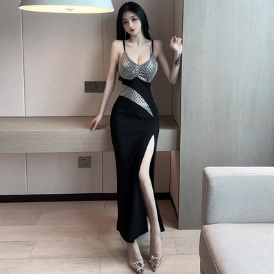 Moodne naiste pikk lõhiku ja peenikeste rihmadega kleit