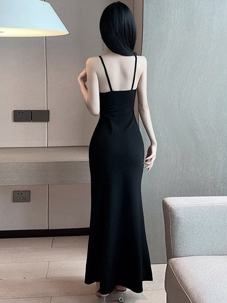 Moodne naiste pikk lõhiku ja peenikeste rihmadega kleit