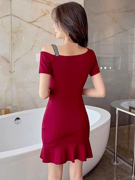 Lühike kahevärviline lühikeste varrukatega naiste kleit