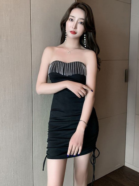 Naiste kleit lipsude ja õhukeste rihmadega