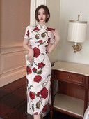 Lillemustriga pikk liibuv kleit