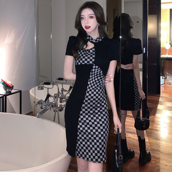 Naiste liibuv lühikeste varrukatega kleit