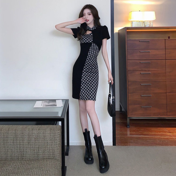 Naiste liibuv lühikeste varrukatega kleit