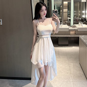 Γυναικείο ασύμμετρο φόρεμα με τιράντες