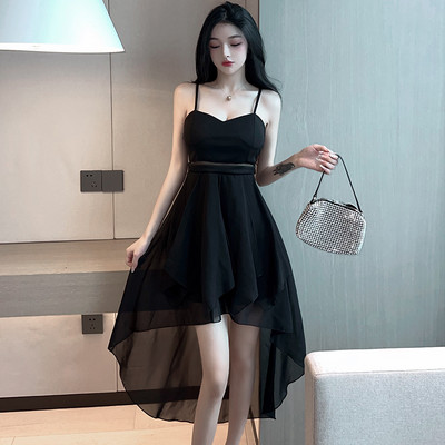 Γυναικείο ασύμμετρο φόρεμα με τιράντες