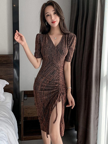 Liibuv suvine kleit koos vööriosaga