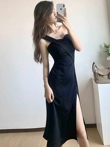 Naiste pikk kleit ühe õla ja lõhikuga