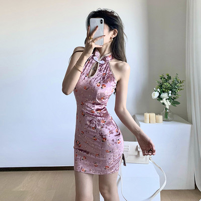 Moodne kõrge kraega naiste sametkleit