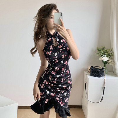 Lillemustriga naiste kleit - asümmeetriline muster