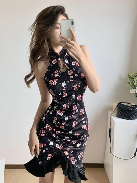 Lillemustriga naiste kleit - asümmeetriline muster