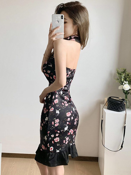 Lillemustriga naiste kleit - asümmeetriline muster