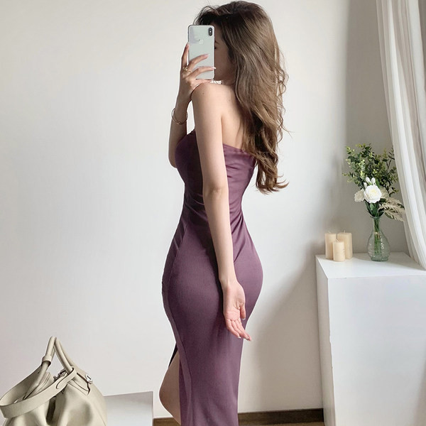 Μοντέρνο φόρεμα με σκίσιμο