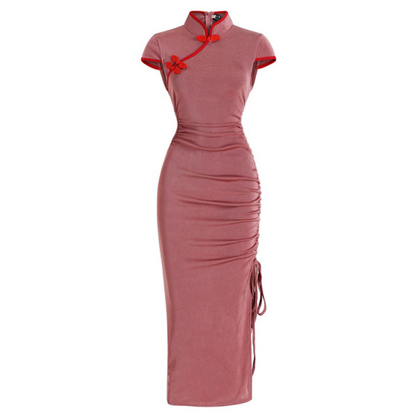 Naiste liibuv lõhiku ja lühikeste varrukatega kleit