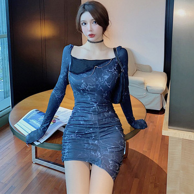 Γυναικείο κοντό φόρεμα με μακριά μανίκια και τετράγωνη λαιμόκοψη