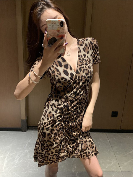 Μοντέρνο γυναικείο φόρεμα με κοντομάνικο animal print