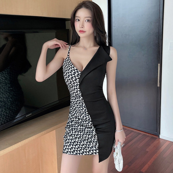 Naiste moodne liibuv kleit õhukeste rihmadega