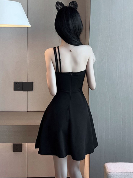 Naiste kleit neljas värvitoonis