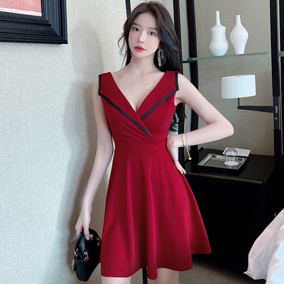 Uut mudelit mitmes värvitoonis spitsikaelusega naiste kleit