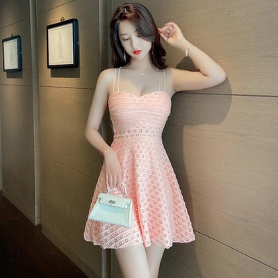 Naiste väljalõikega peenikeste rihmadega pitskleit