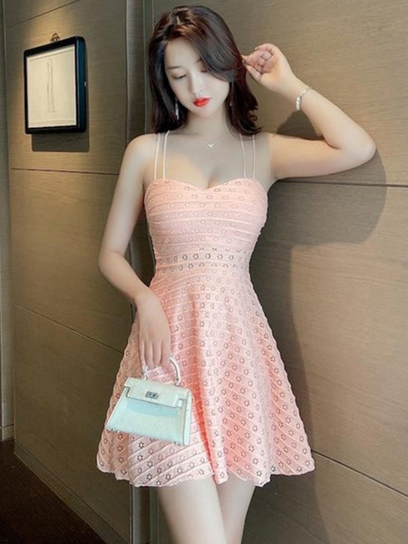 Naiste väljalõikega peenikeste rihmadega pitskleit