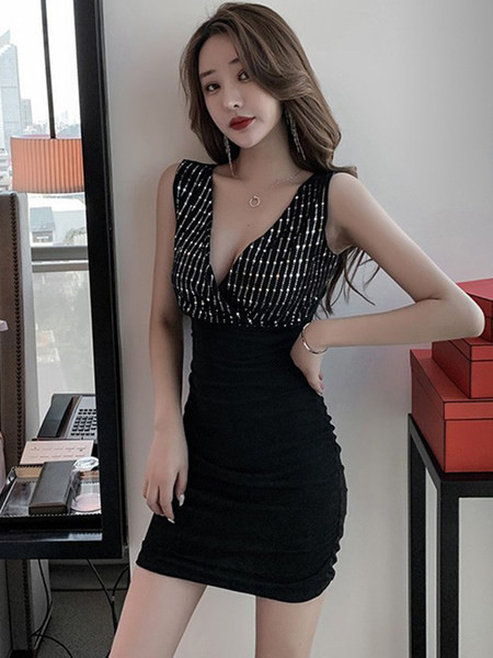 Naiste liibuv kleit sügava kaelusega