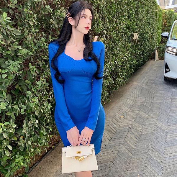 Kevadis liibuv sinine kleit