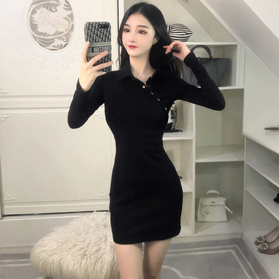 Klassikalise krae ja nööpidega vabaaja naiste kleit