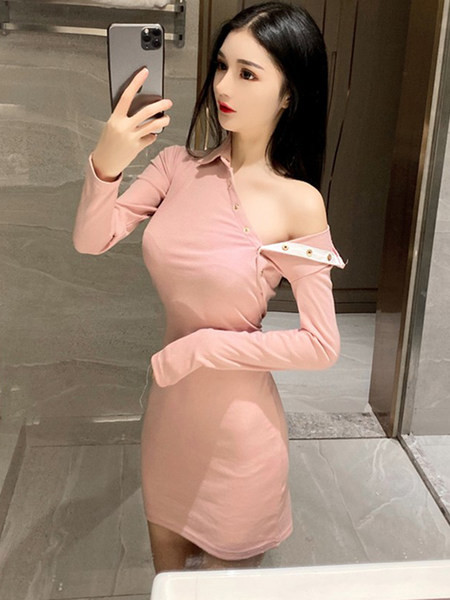 Klassikalise krae ja nööpidega vabaaja naiste kleit