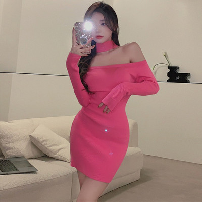 Vabaaja kleit paatkaelusega