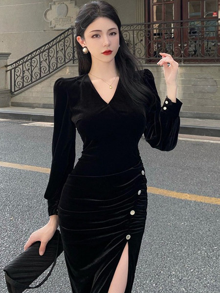 Naiste pikk V-kaelusega sametkleit