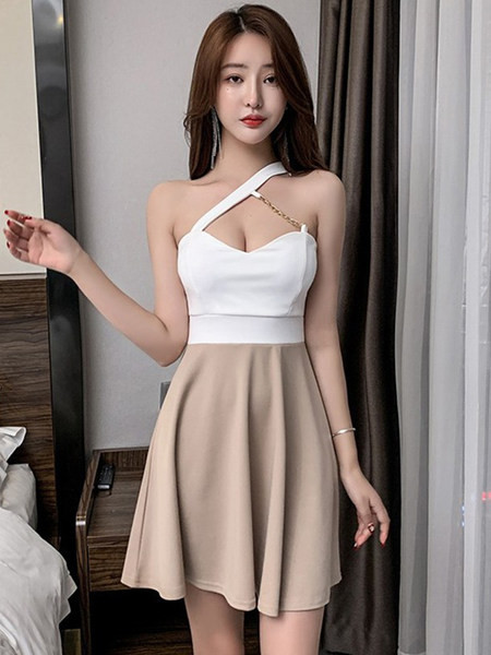 Rochie scurta de dama cu un singur umar si element metalic