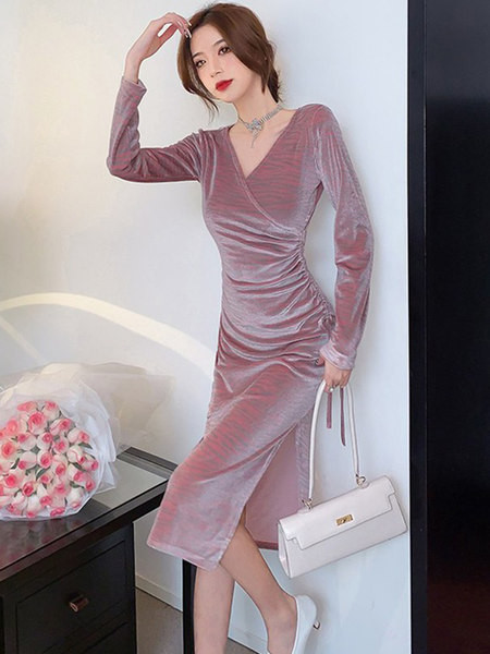 Pikk naiste sametkleit – roosat värvi