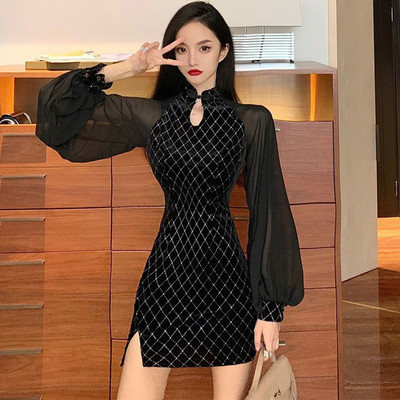 Liibuv sametkleit tüllvarrukatega