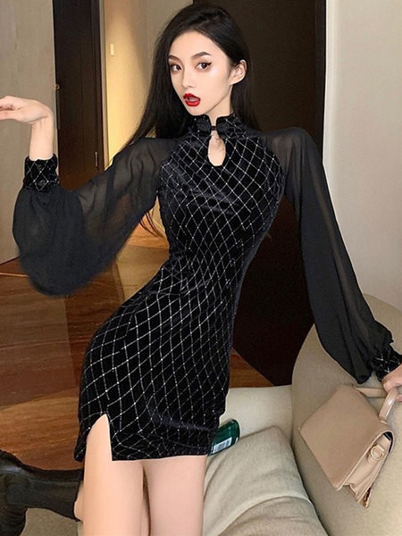 Liibuv sametkleit tüllvarrukatega