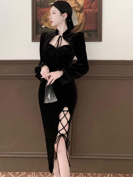 Asümmeetriline lipsudega sametkleit