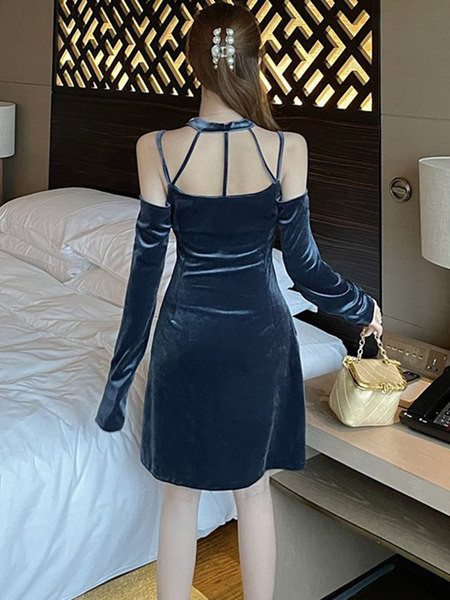 Naiste sametkleit sinist värvi