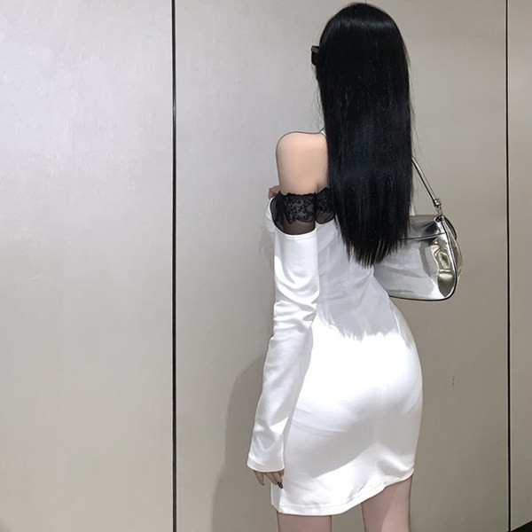 Naiste satiinkleit pitsi ja lõhikuga