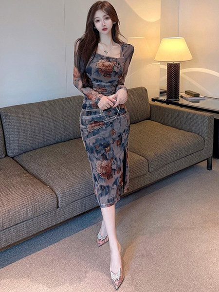 Rochie de damă cu decolteu pătrat