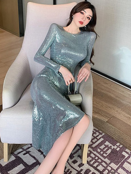 Särava efektiga naiste kleit - asümmeetriline mudel