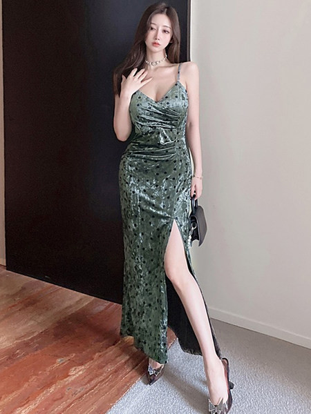 Naiste stiilne roheliste õhukeste rihmadega kleit