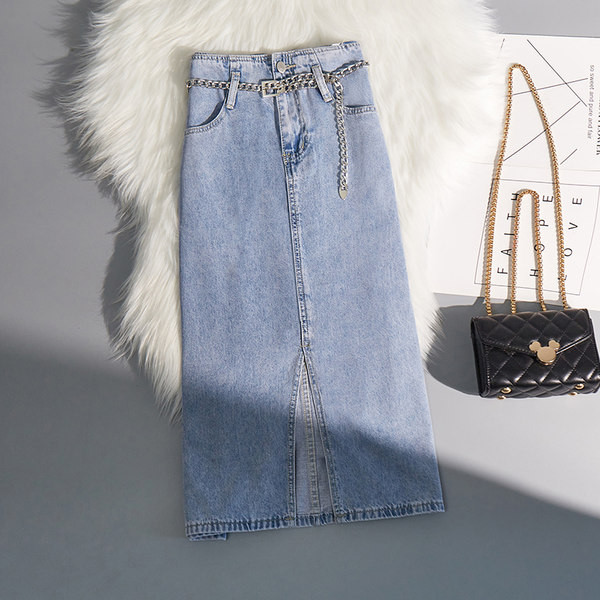 Naiste teksaseelik metallist vöö ja lõhikuga