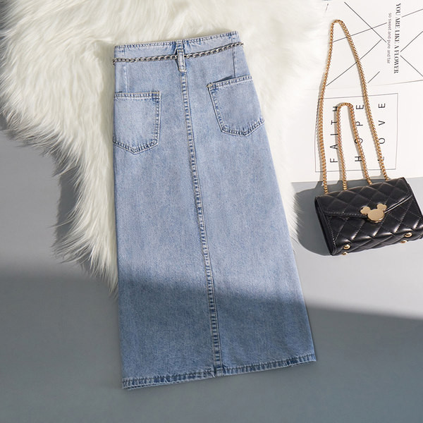 Naiste teksaseelik metallist vöö ja lõhikuga